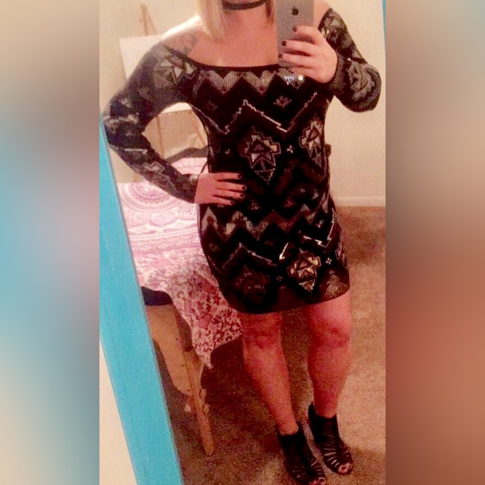 Express Black w/Gold Sequins bodycon dress- Large. Off Shoulder w/long sleeves